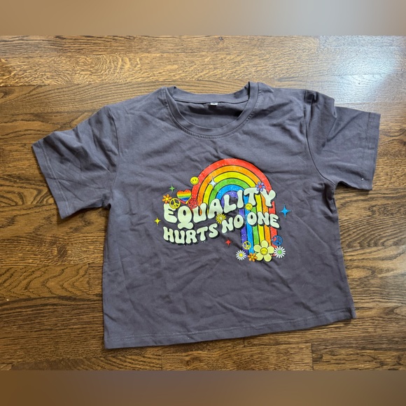Equality Hurts No One - women’s graphic tee size small - Picture 1 of 4
